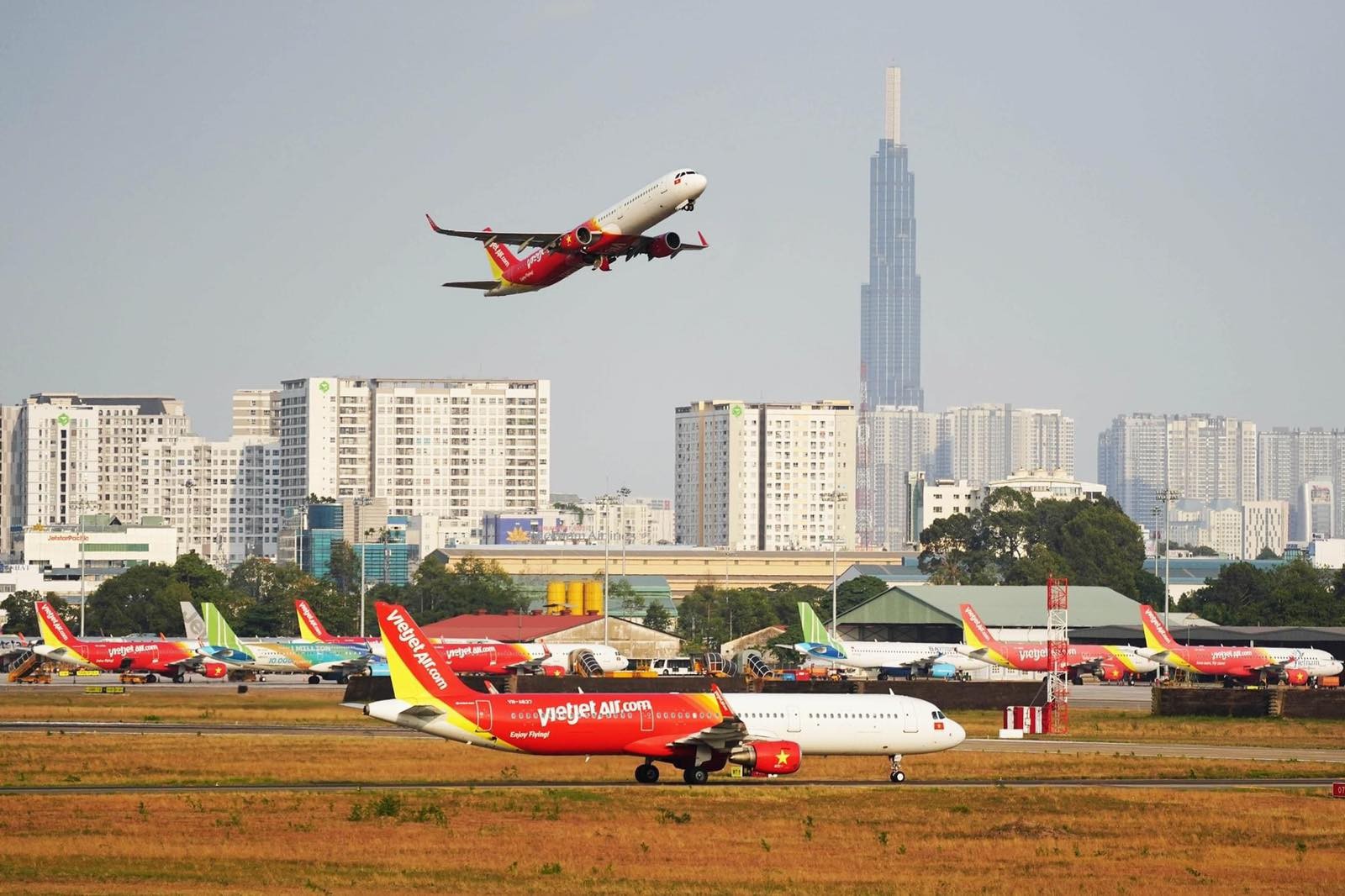 doi-tau-bay-vietjet-1647572372.jpg