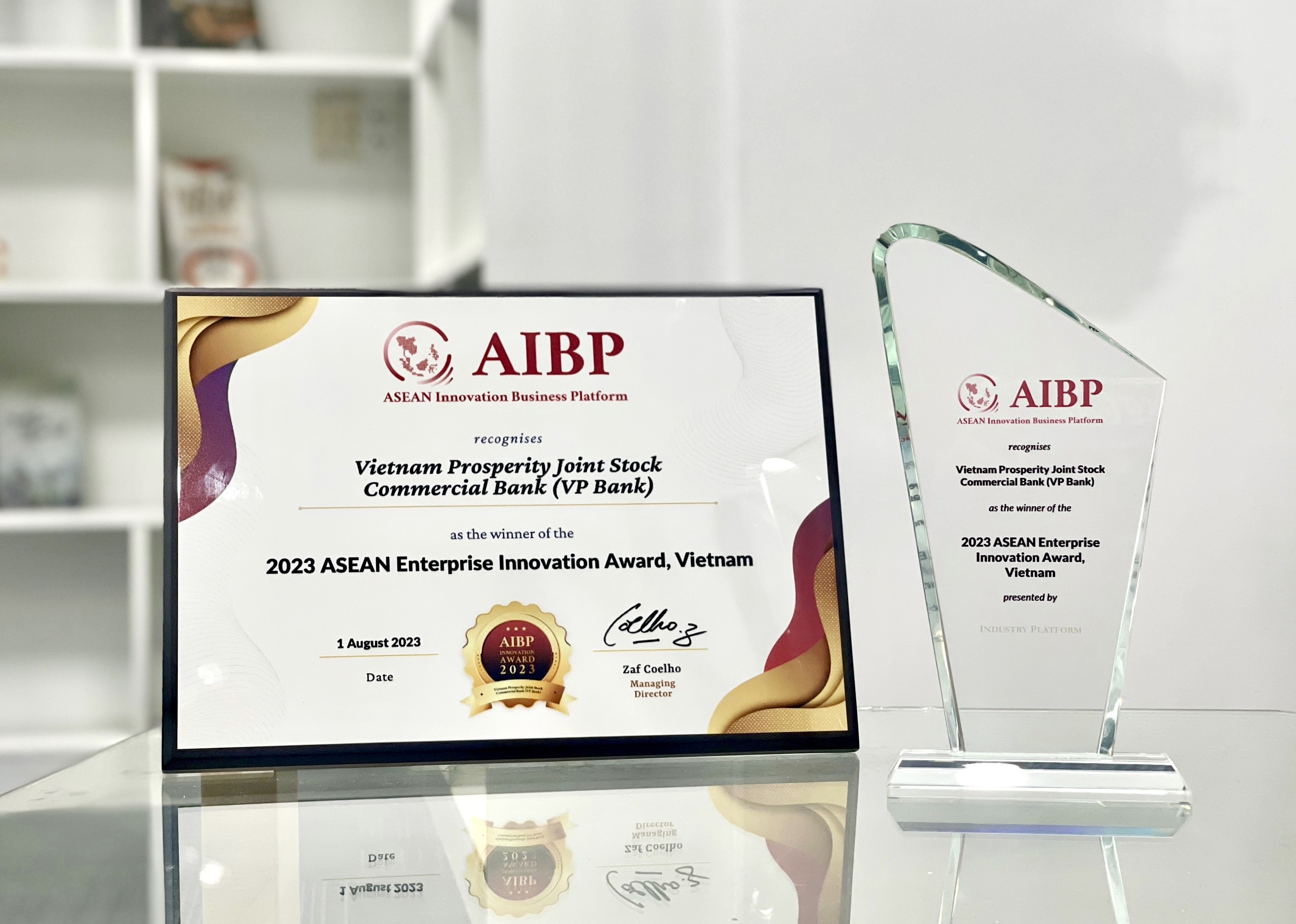 doanh-nghiep-sang-tao-asean-2023-do-dien-dan-kinh-doanh-iot-chau-a-2023-aibp-enterprise-innovation-aibp-trao-tang-1691659433.jpg