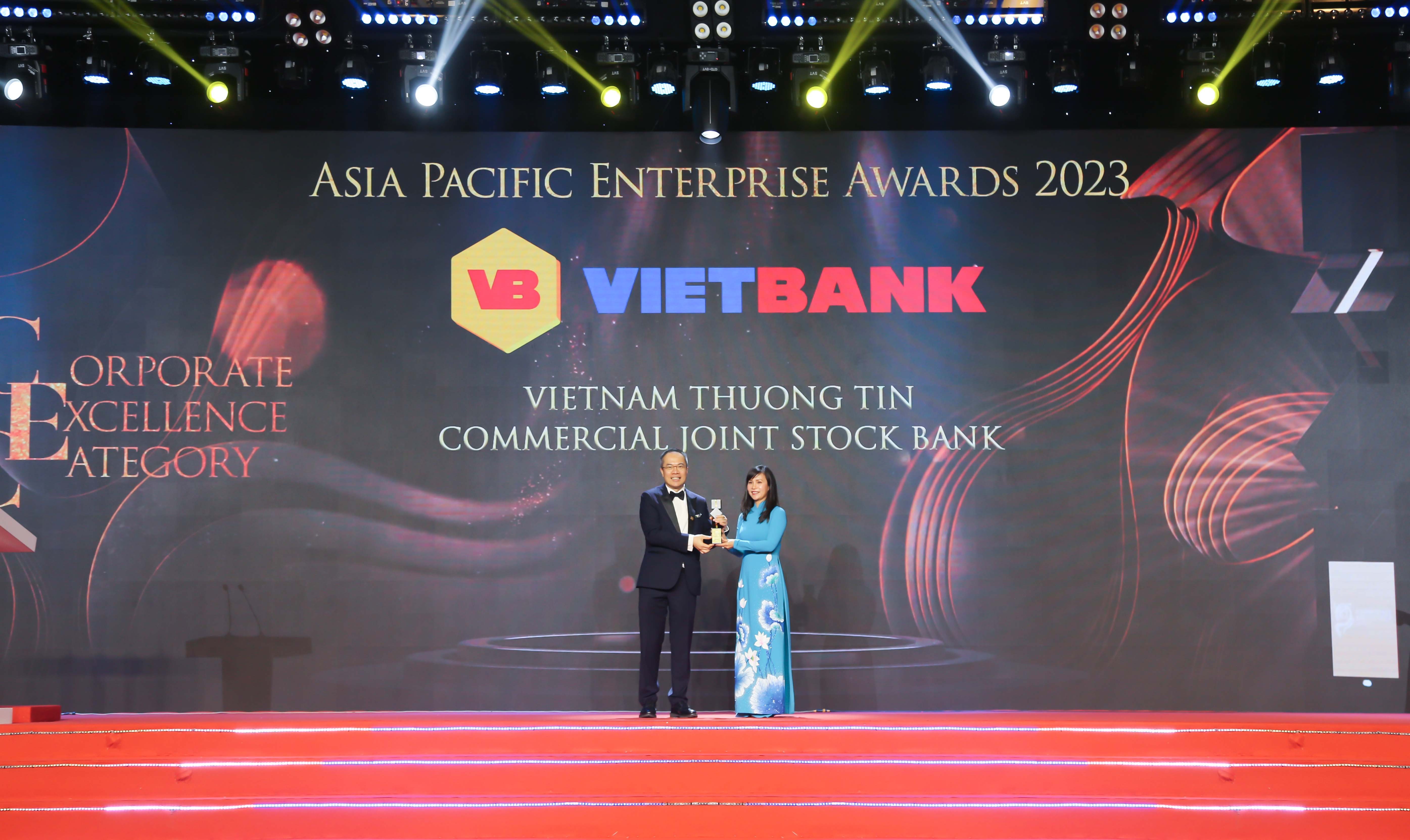 hinh-1-vietbank-dn-xuat-sac-chau-a-2023-1696572042.jpg