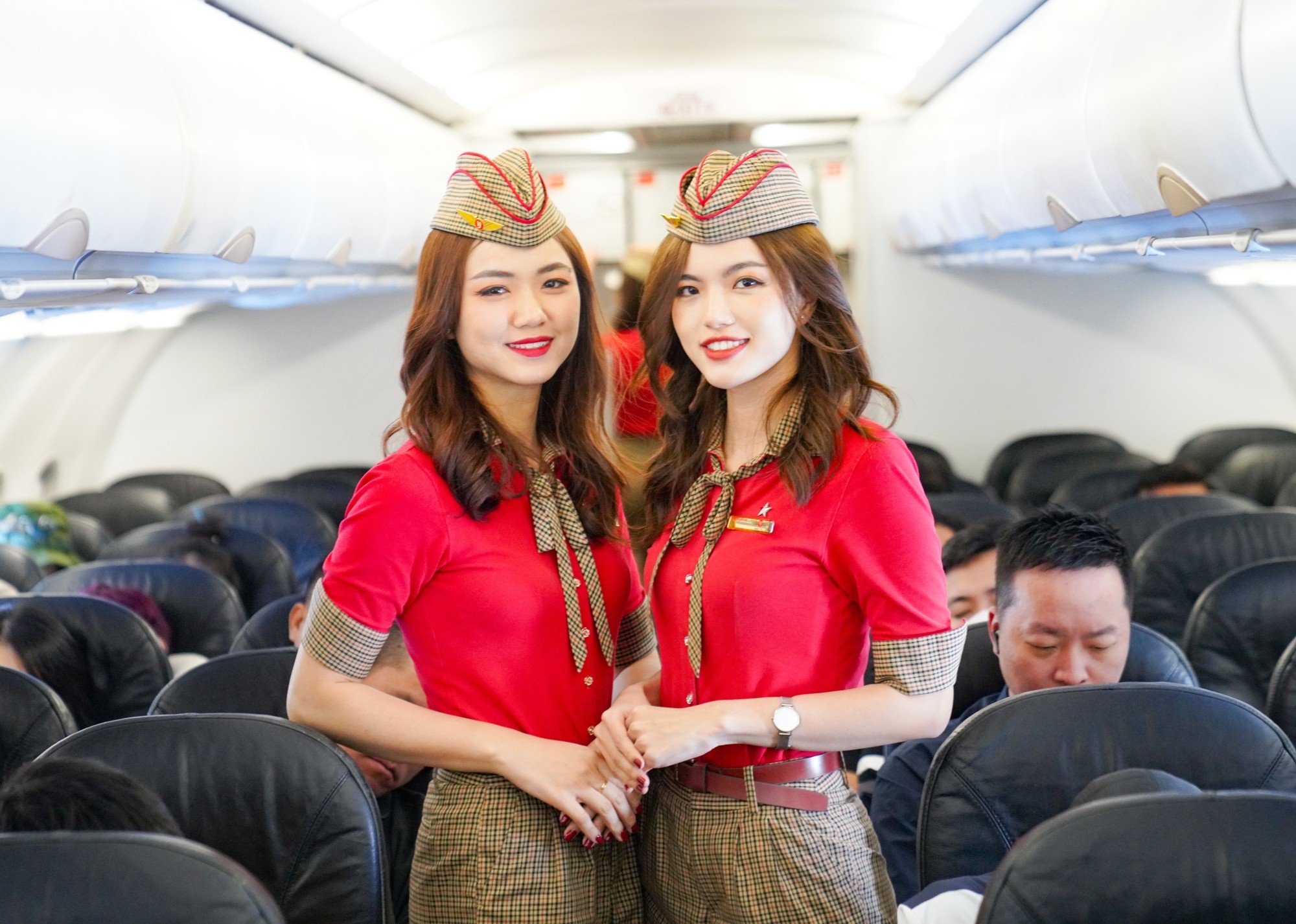 vietjet-cabin-crew-1702813793.jpg