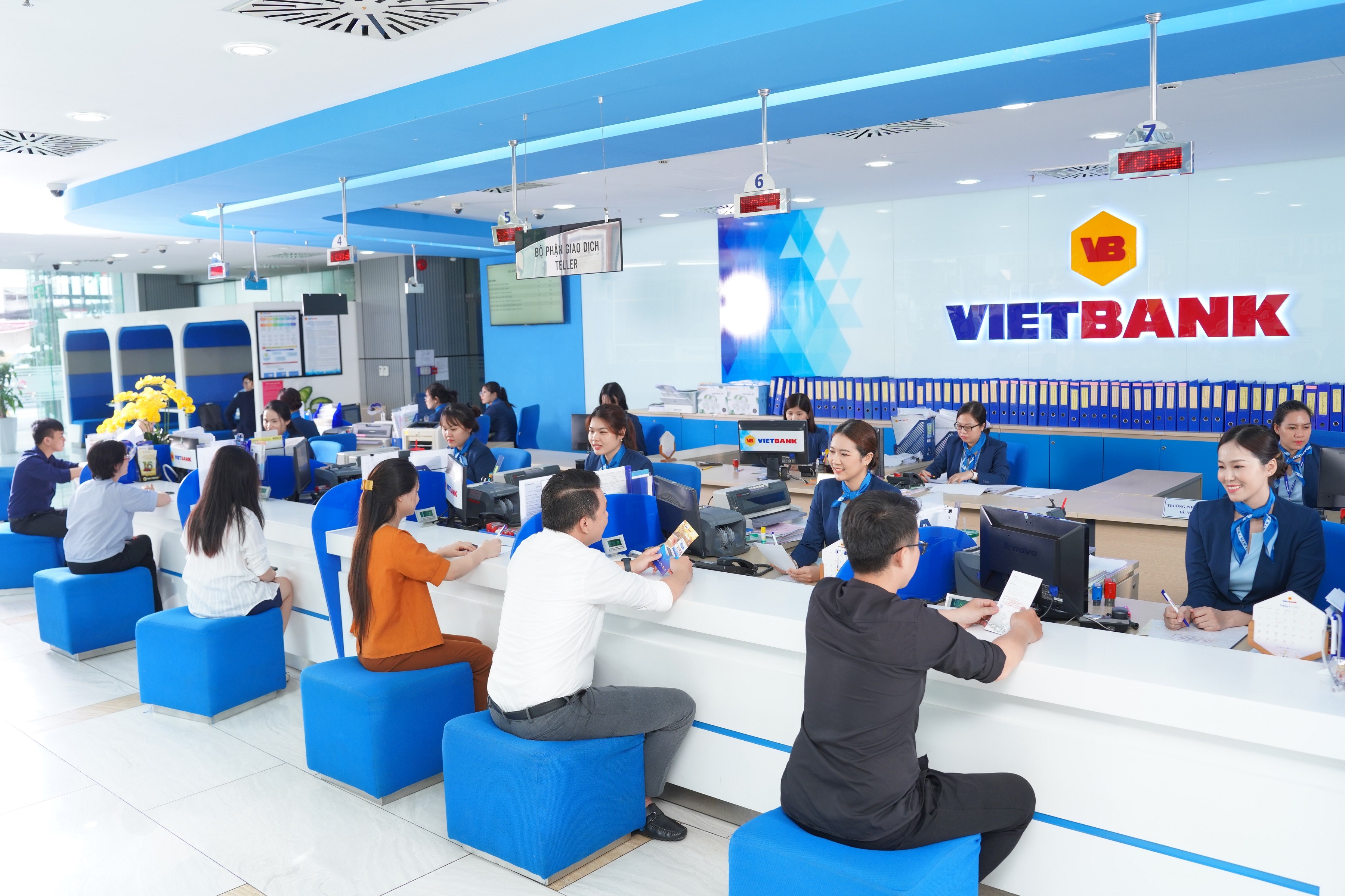 hinh-giao-dich-vietbank-1704428673.JPG