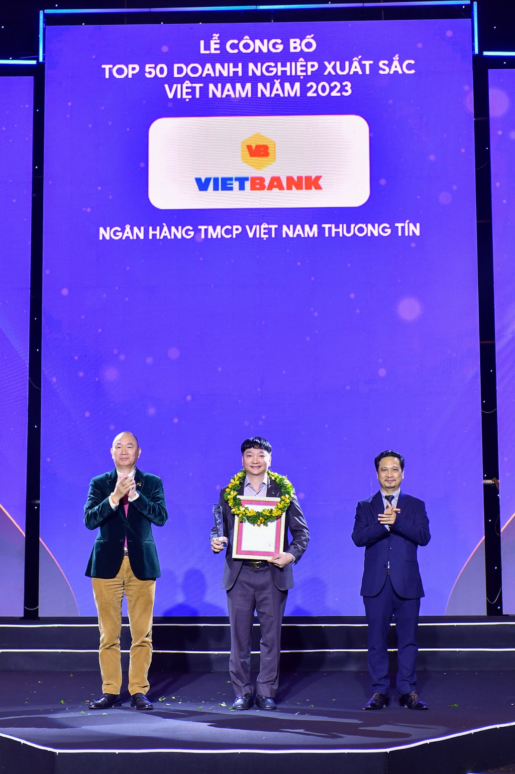 hinh-vietbank-top-50-doanh-nghiep-xuat-sac-viet-nam-2023-1705636508.JPG
