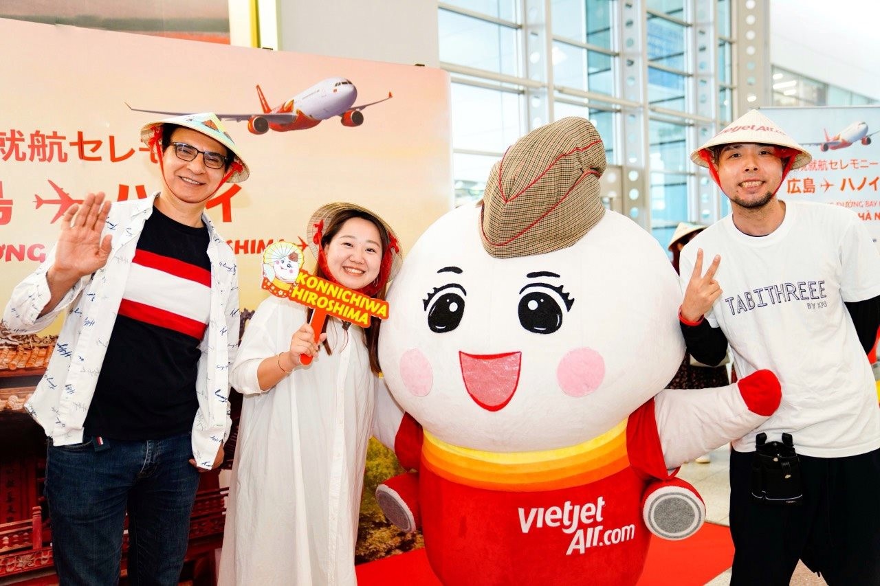 vietjet-passengers-1-1727158624.jpg