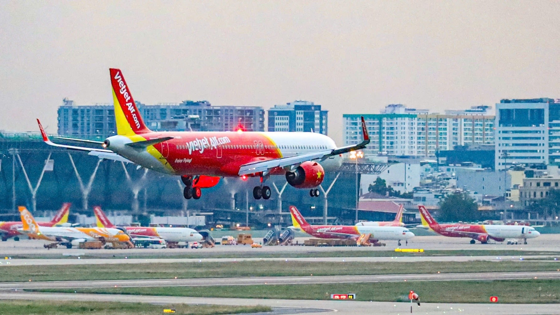 tau-bay-vietjet-1736166881.jpg