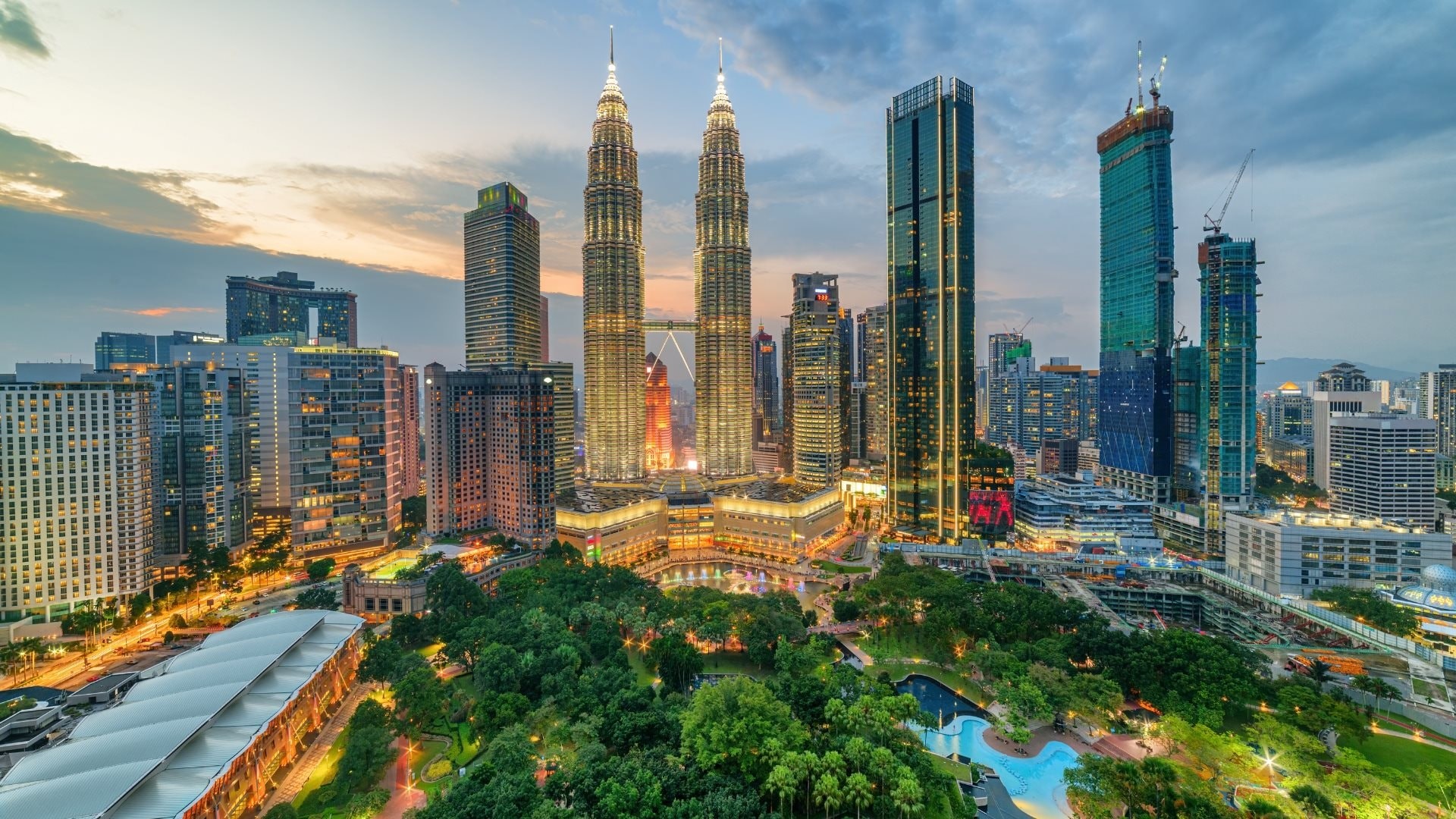 petronas-twin-towers-1752319852.jpg