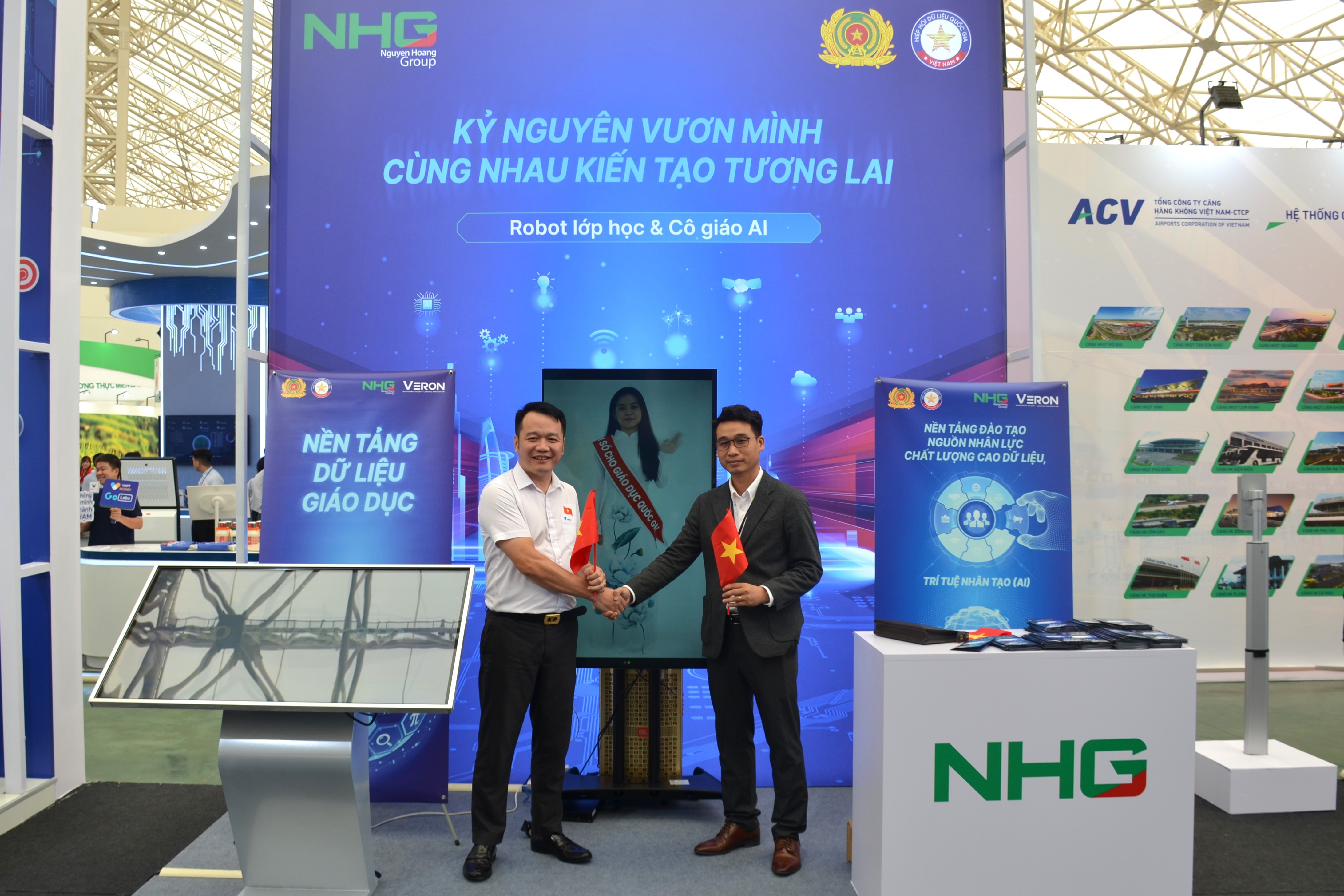 dai-dien-lanh-dao-tap-doan-vnpt-tham-quan-va-tim-hieu-ve-giai-phap-cong-nghe-ai-agent-trong-giao-duc-1756474891.jpg