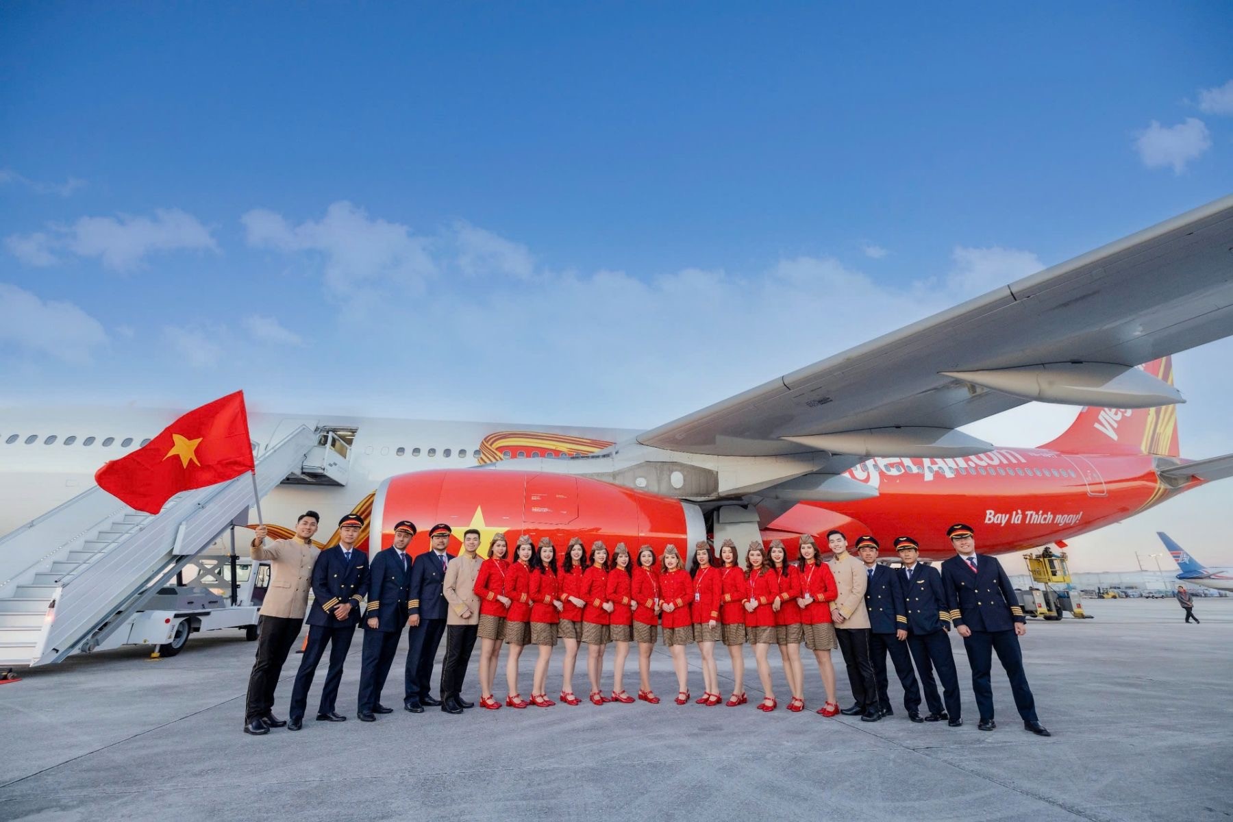 vietjet-flight-crew-1757901137.jpg