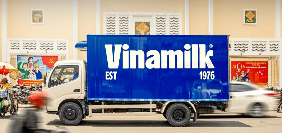 Lợi nhuận Vinamilk chịu áp lực từ khoản lỗ đầu tư liên kết, công ty con của SCIC đăng ký bán cổ phiếu VNM