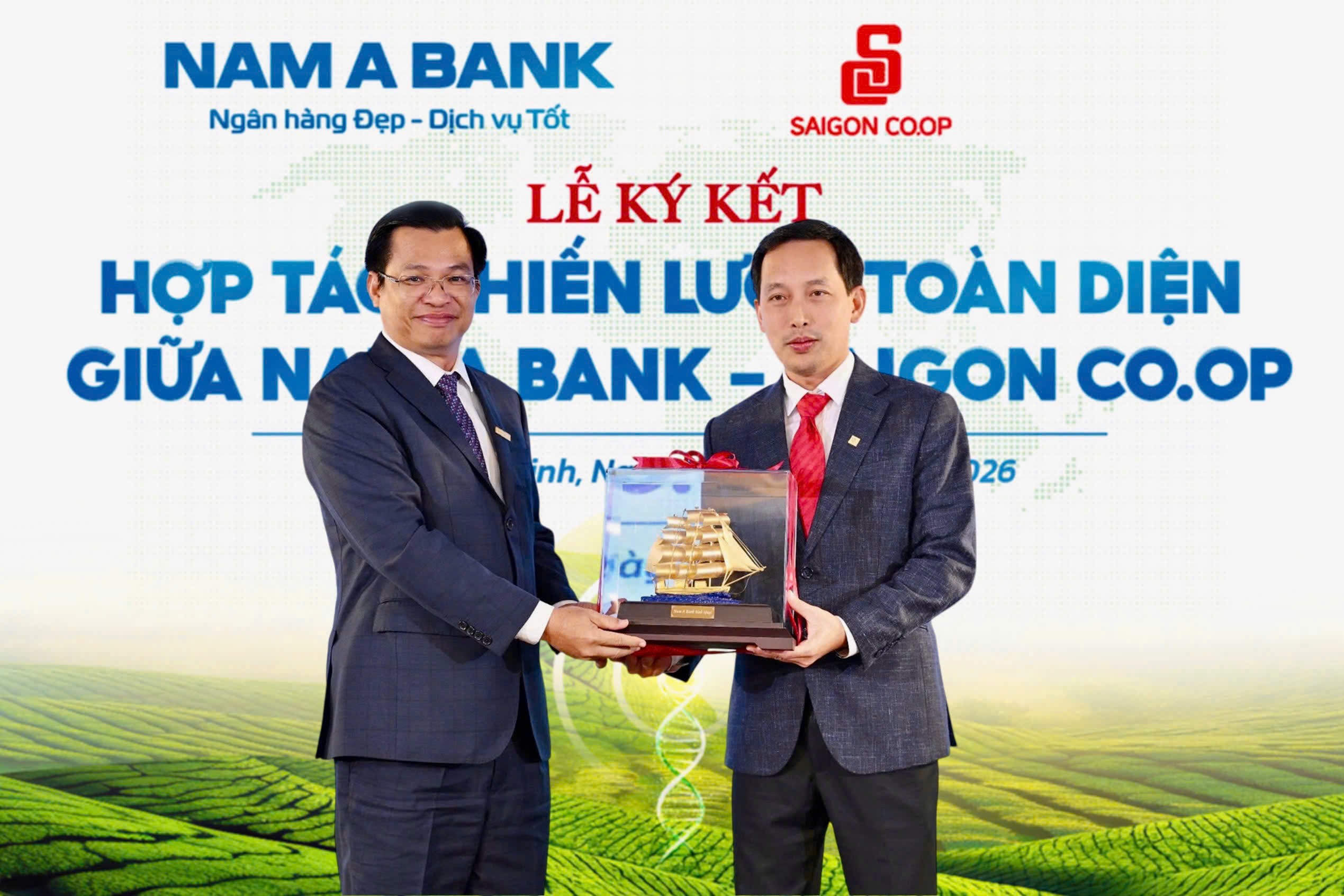 anh-2-nam-a-bank-va-saigon-coop-1778810208.jpg