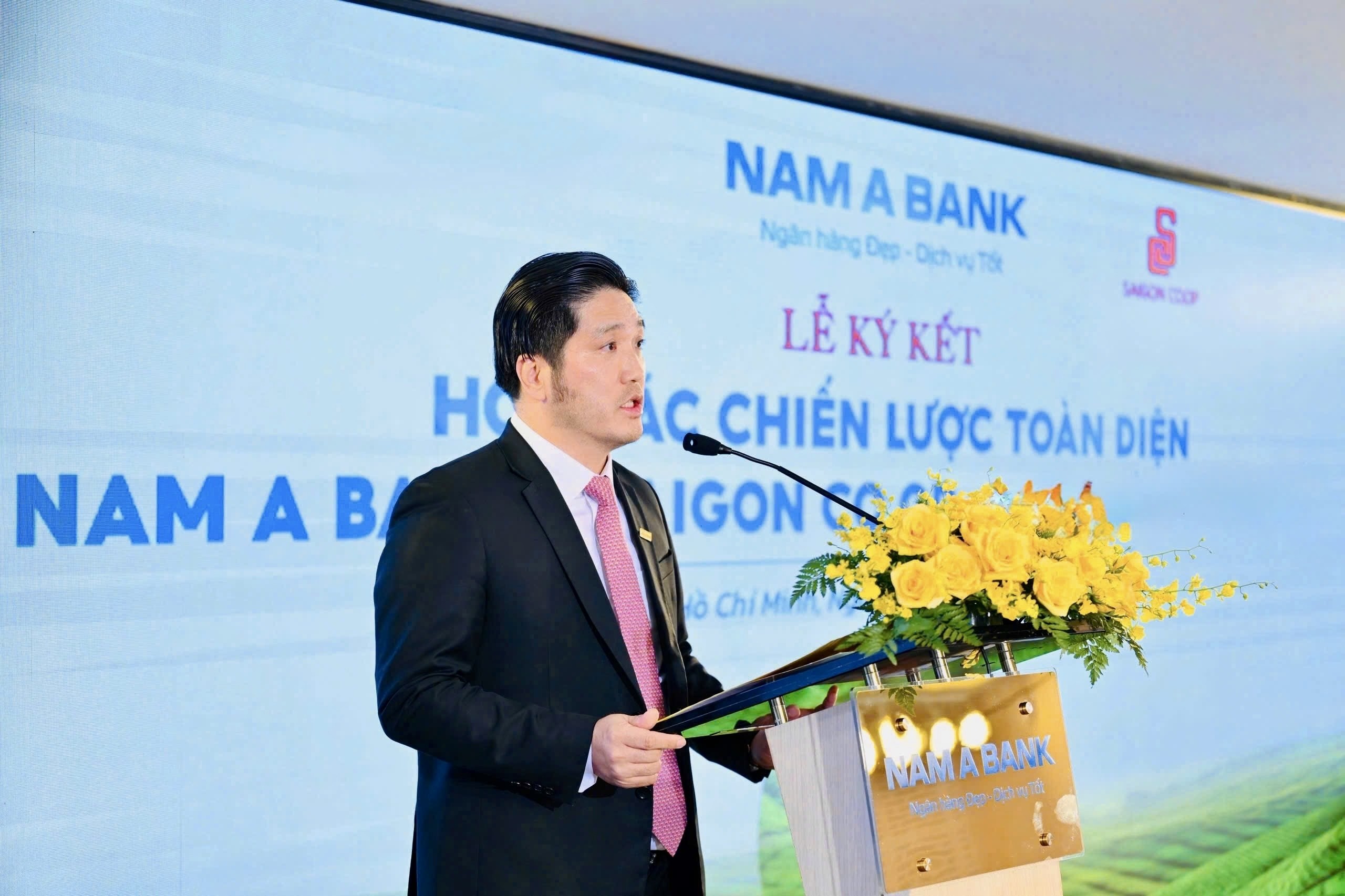 anh-3-nam-a-bank-va-saigon-coop-1778810208.jpg
