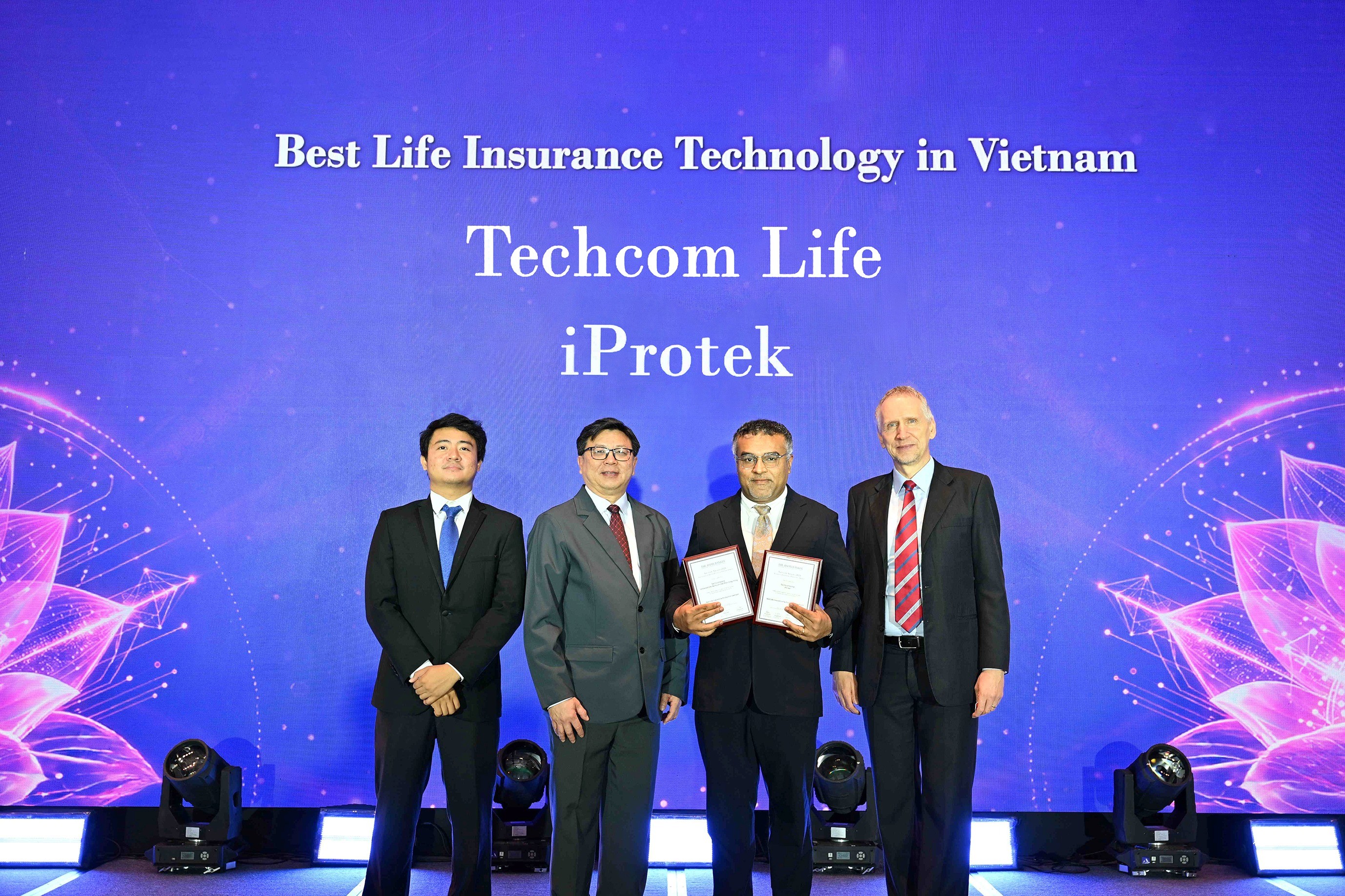 award-iprotek-1782466112.jpg