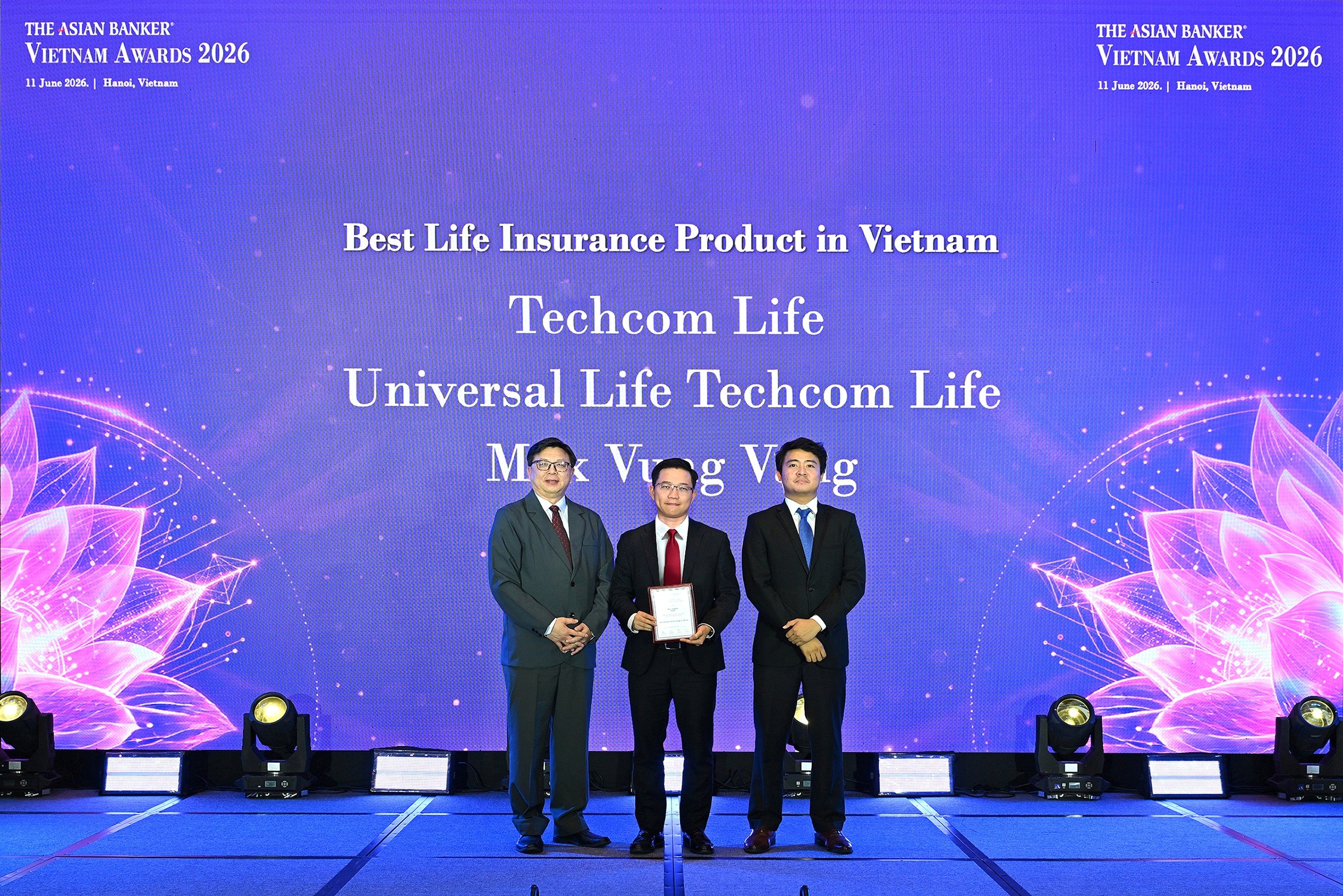 award-max-vung-vang-1782466112.jpg
