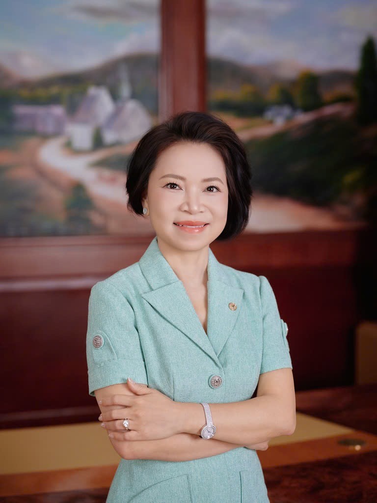 ba-pham-thu-huong-pho-chu-tich-tap-doan-vingroup-1791899245.jpg