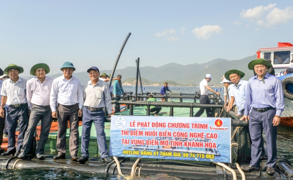 chuong-trinh-lap-dat-long-hdpe-ho-tro-ngu-dan-tai-khanh-hoa-trien-khai-nuoi-bien-xa-bo-1791899245.jpg