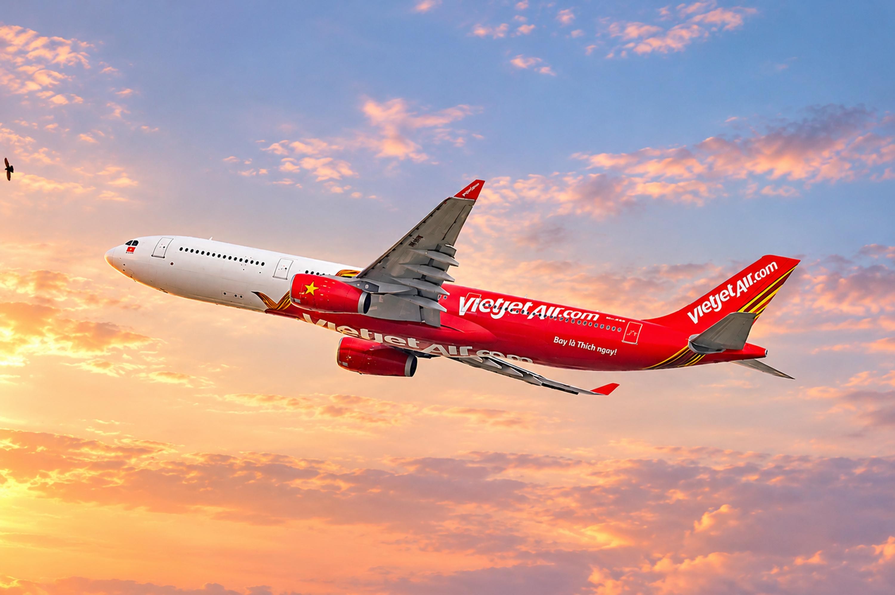 tau-bay-vietjet-1792129652.jpg