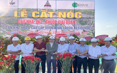 Cất nóc nhà phố vườn thuộc giai đoạn 1 dự án La Vida Residences