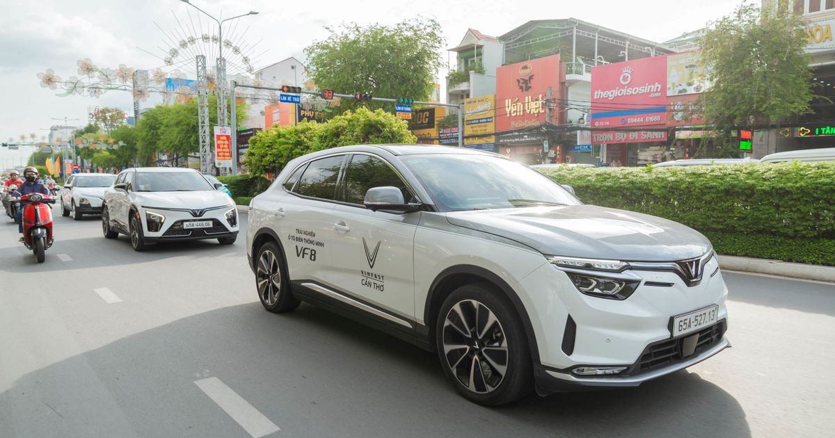 VinFast VF 8 - “Món hời” xe sang giá tốt cho gia đình du xuân đầu năm