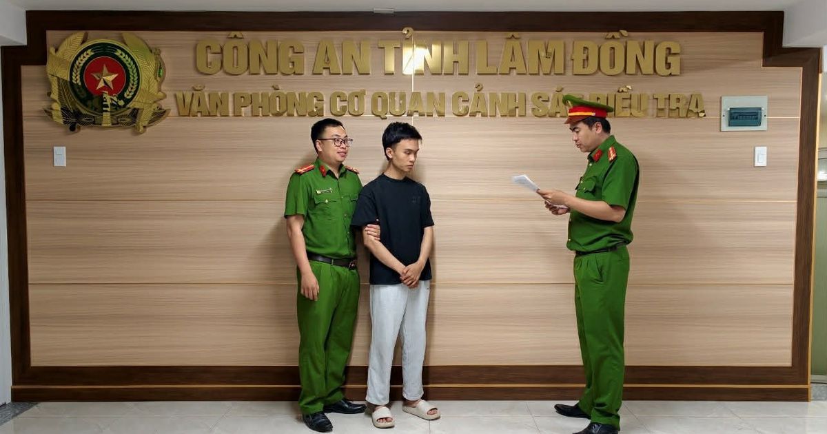 Đưa điện thoại cho nhân viên Ngân hàng TMCP Quân đội (MBB), khách hàng mất gần 2 tỷ đồng