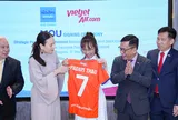 Hai “Madam” và mối duyên với bóng đá Việt Nam - Thái Lan