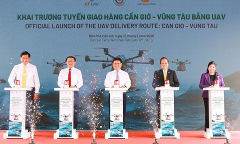 Thành phố đầu tiên ở ASEAN giao hàng vượt biển bằng UAV