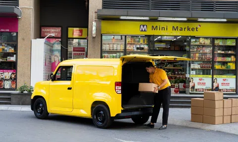 Từ xe máy lên ô tô điện: Vì sao tiểu thương phố thị chuyển sang VinFast EC Van?