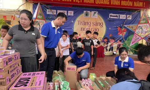 Từ vùng cao đến hải đảo, gần 300.000 sản phẩm dinh dưỡng Vinamilk đến với trẻ em dịp Trung thu