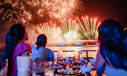 Show diễn trên biển, dạ tiệc bên sóng làm nên sức hút MICE của Thị trấn Hoàng Hôn, Phú Quốc