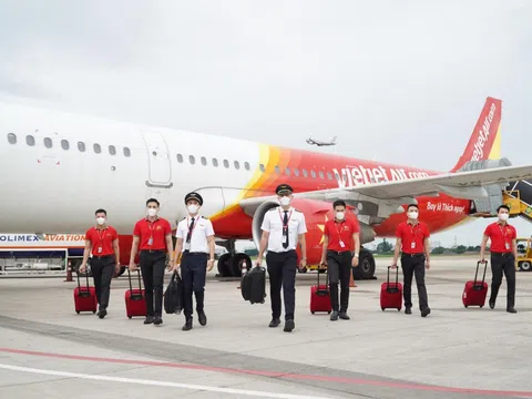 Từ 10/10, Vietjet mở lại 15 đường bay đón khách trên những chuyến bay xanh an toàn