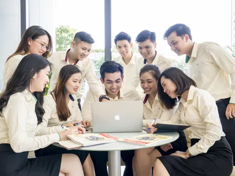 THACO dẫn đầu top nhà tuyển dụng yêu thích nhất 2021 ngành sản xuất