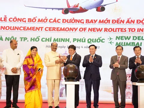 Chủ tịch Quốc hội Vương Đình Huệ và Chủ tịch Hạ viện Ấn Độ Om Birla chứng kiến khai trương các đường bay thẳng giữa 2 nước