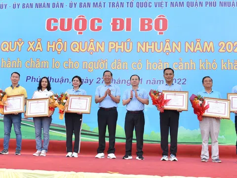 THACO AUTO trao 500 triệu đồng cho người khó khăn tại Quận Phú Nhuận, TP.HCM