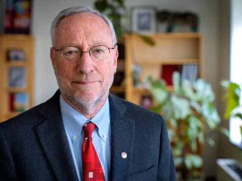 Hiệu trưởng Cornell danh tiếng lần đầu chia sẻ cùng sinh viên Việt Nam