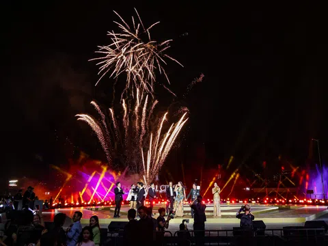 The Global City - điểm bắn pháo hoa nghệ thuật mới phục vụ người dân