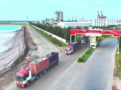 Cảng Chu Lai nhộn nhịp những chuyến hàng đầu năm mới