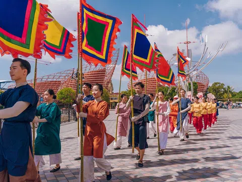 Chuỗi sự kiện văn hóa ba miền chính thức khai hội mùa hè tại VinWonders Nam Hội An