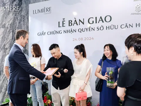 Masterise Homes® thăng hạng uy tín khi liên tục bàn giao sổ hồng đến cư dân