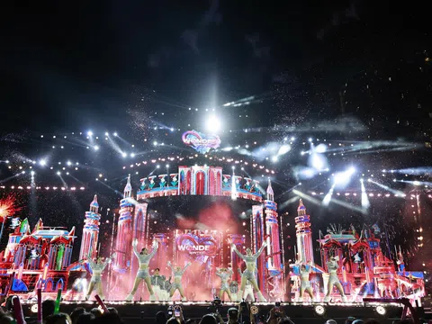 Imagine Dragons và dàn sao Việt mang khoảnh khắc bùng nổ tới 8WONDER Winter