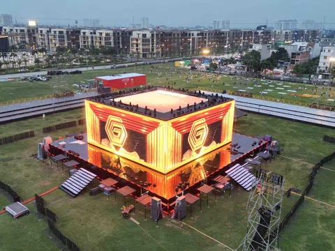 Hé lộ sân khấu lập phương khổng lồ của các Chị Đẹp và Anh Trai trong đêm countdown tại The Global City
