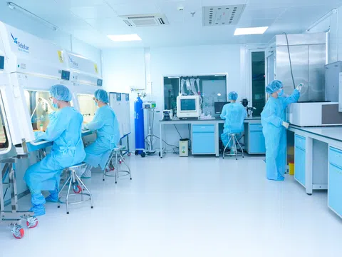 Không cần đi nước ngoài - Diễn viên Lý Hùng chăm sóc sức khỏe đẳng cấp ngay tại Việt Nam