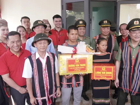 Hỗ trợ 500 căn nhà mới, Vietjet và Vikki Digital Bank chung tay xoá nhà tạm, nhà dột nát cho người dân