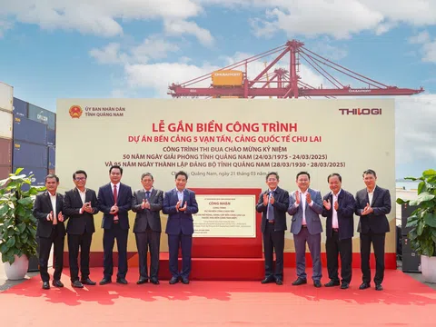 Lễ gắn biển công nhận công trình Bến cảng 5 vạn tấn, cảng quốc tế Chu Lai