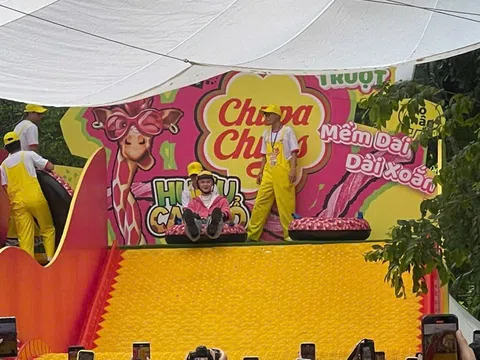 Chupa Chups ra mắt kẹo dẻo “Hươu Cao Cổ” tại TP.HCM dịp 1/6