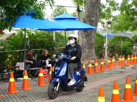 Giá chỉ từ 12 triệu đồng, tiết kiệm hàng trăm ngàn mỗi tháng, công nhân KCN Đồng Nai rủ nhau mua xe máy VinFast