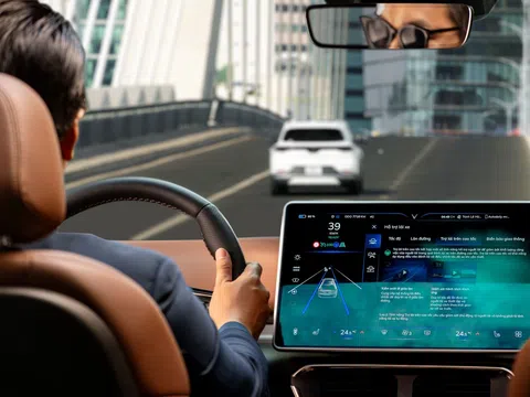 Xuyên Việt bằng VinFast VF 8: Máy khỏe “bao” trèo đèo lội suối, không lo sạc, không lo phí