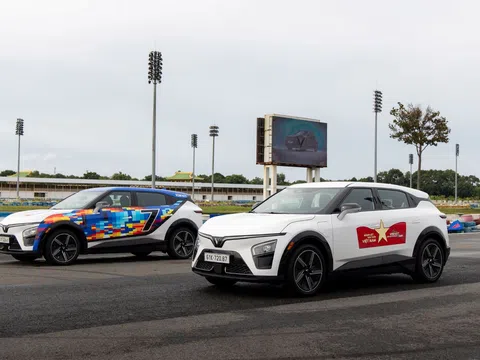 VF 7 chinh phục khách Việt nhờ bộ ba lợi thế: Thiết kế cuốn hút, mạnh mẽ như siêu xe, chi phí tiết kiệm bất ngờ