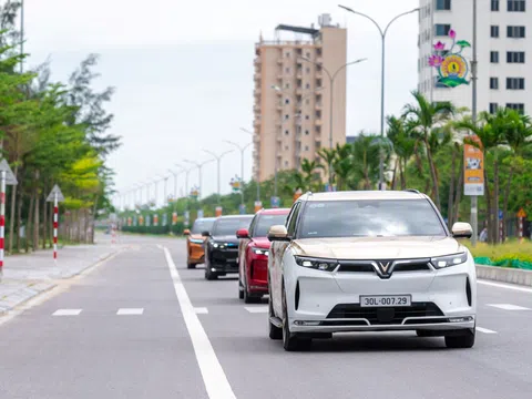 Doanh nhân hết lời khen VinFast VF 9: Một “văn phòng di động” đúng nghĩa