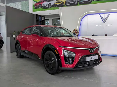 Người dùng Việt chấm điểm VinFast VF 7: Đây là chiếc xe vượt mọi kỳ vọng, từ thiết kế đến trải nghiệm