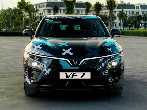 Đếm ngược ưu đãi tháng 4: VF 7 lăn bánh chỉ từ hơn 700 triệu đồng