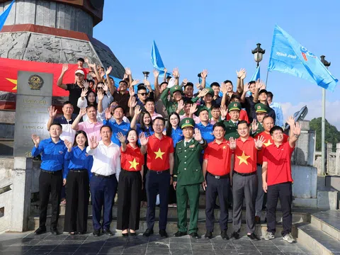 Vietjet tiếp lửa hành trình “Tôi yêu Tổ quốc tôi”