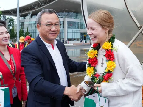 Lâm Đồng tặng Bằng khen cho Vietjet với đóng góp xuất sắc trong việc khôi phục hoạt động của sân bay Liên Khương